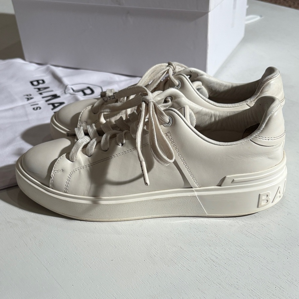Balmain Men's Off-White Sneakers